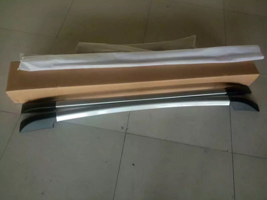 簡単 に 荷物 を 積んで 荷物 を 卸す ため の 便利 で 実用 的 な 車 の 屋根 棚
