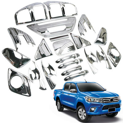 Eco Hilux Revo 2015+のための友好的なプラスチック車のChromeのキットのスライバそして黒い色
