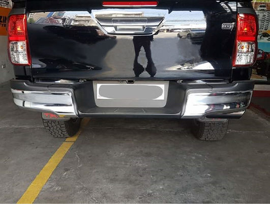 黒によってクロム染料で染められる車のリヤ バンパーの保護装置Hiluxビゴ2004年- 2015年のための218*24*17cm