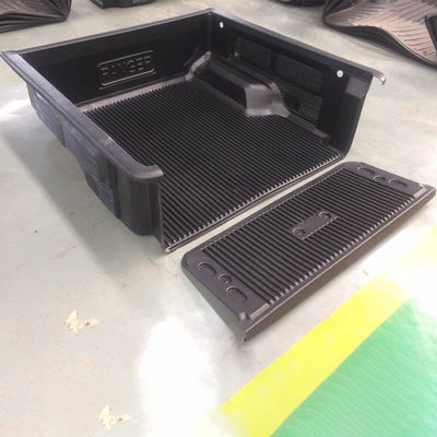 Dongsui OEM 4X4車の付属品のトラックの荷台はさみ金カバーHDPEの倍のタクシーBedliner