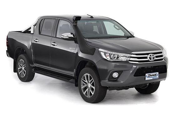 黒いTayota Hilux Revo 4x4のABS小型トラックのスノーケル