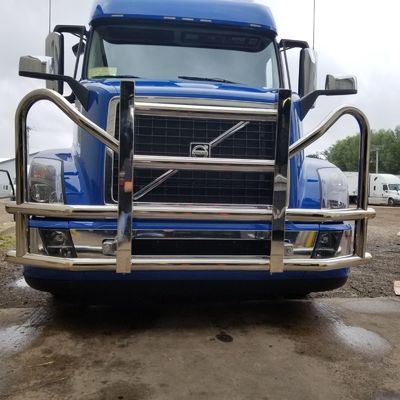 Dongsui工場製のタフな新型オリジナル価格セミトラックバンパー、Freightliner Cascadia、For Volvo、International Prostar、Kenworth、Peterbilt、Mack Pinnacle用鹿ガード
