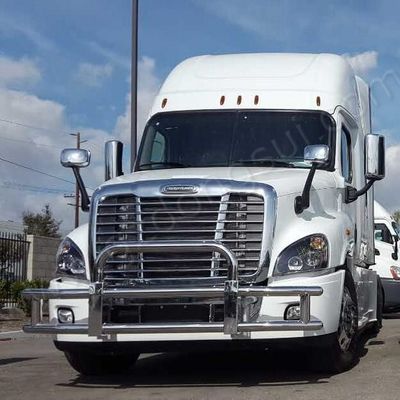 ODMの鋼鉄ブラケットは半Freightlinerカスカディアのためのシカのグリルの豊富な監視をトラックで運ぶ