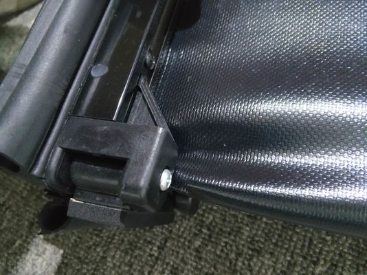 Hilux Navaraの三重ベッド・カバーは、折るトノー ポリ塩化ビニール材料をカバーします