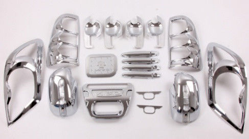 トヨタ・ハイラックス ビゴ2005+ 2012+車のChromeのキット4X4の付属品0.02 CBM