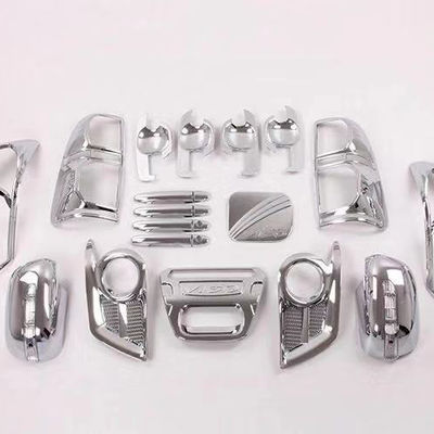 トヨタ・ハイラックス ビゴ2005+ 2012+車のChromeのキット4X4の付属品0.02 CBM