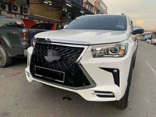OEMの製造業者トヨタ・ハイラックスRoccoの更新Lexusのための卸し売り自動車のフロント・バンパのグリル