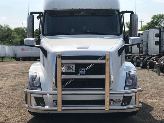 SS304抵抗力があるFreightlinerカスカディアの傷のための大きい装備のシカのグリル